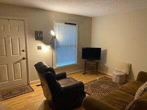 Building Photo - 203 Opal Ln