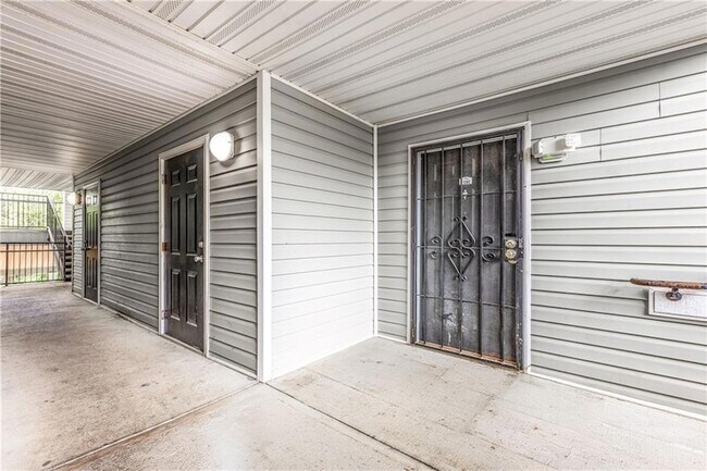 Foto del edificio - 13202 Fairington Ridge Cir
