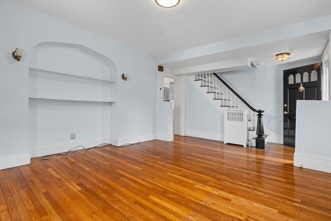 Building Photo - 12 Lowell Pl