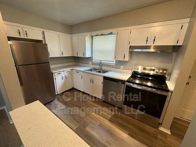 Foto del edificio - 222 N Oak Dr