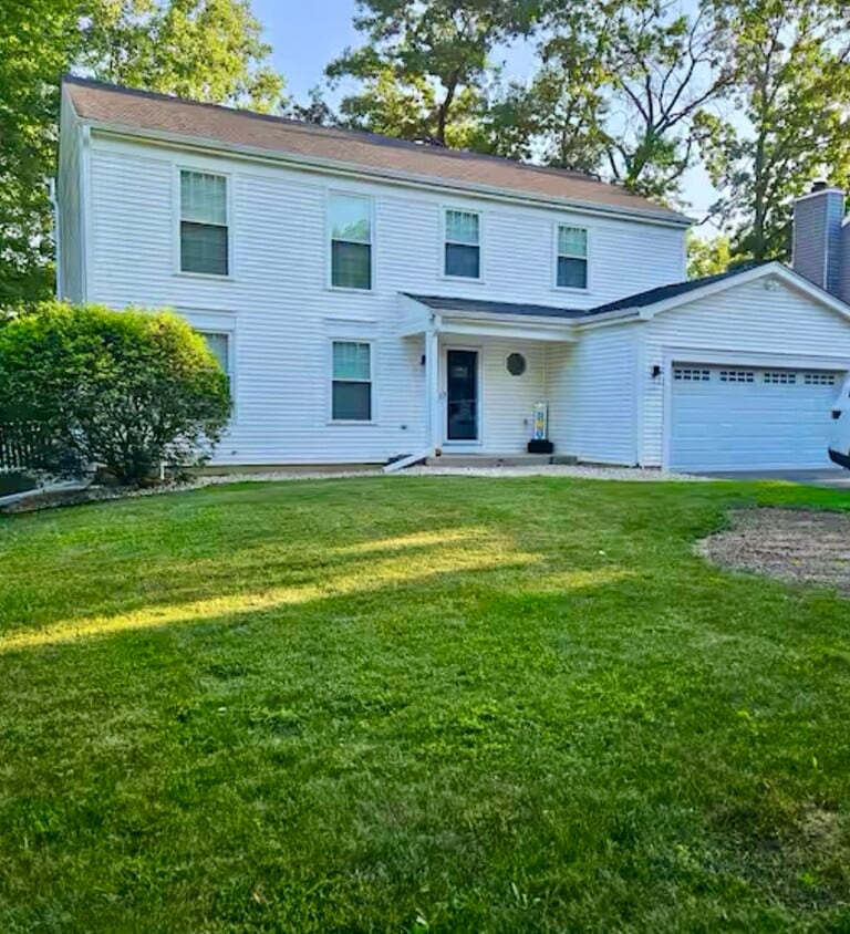 Foto principal - 5469 Barnwood Dr