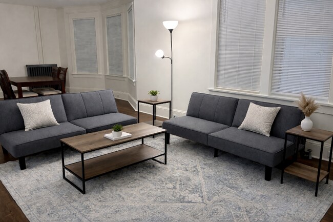 Building Photo - 247 N Main St