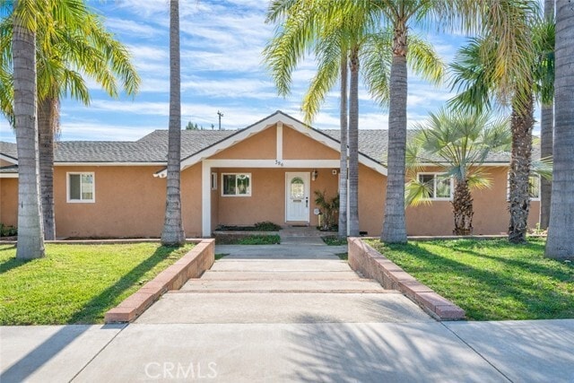 Building Photo - 386 W 16th St