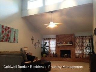 Foto del edificio - 104 N Troy