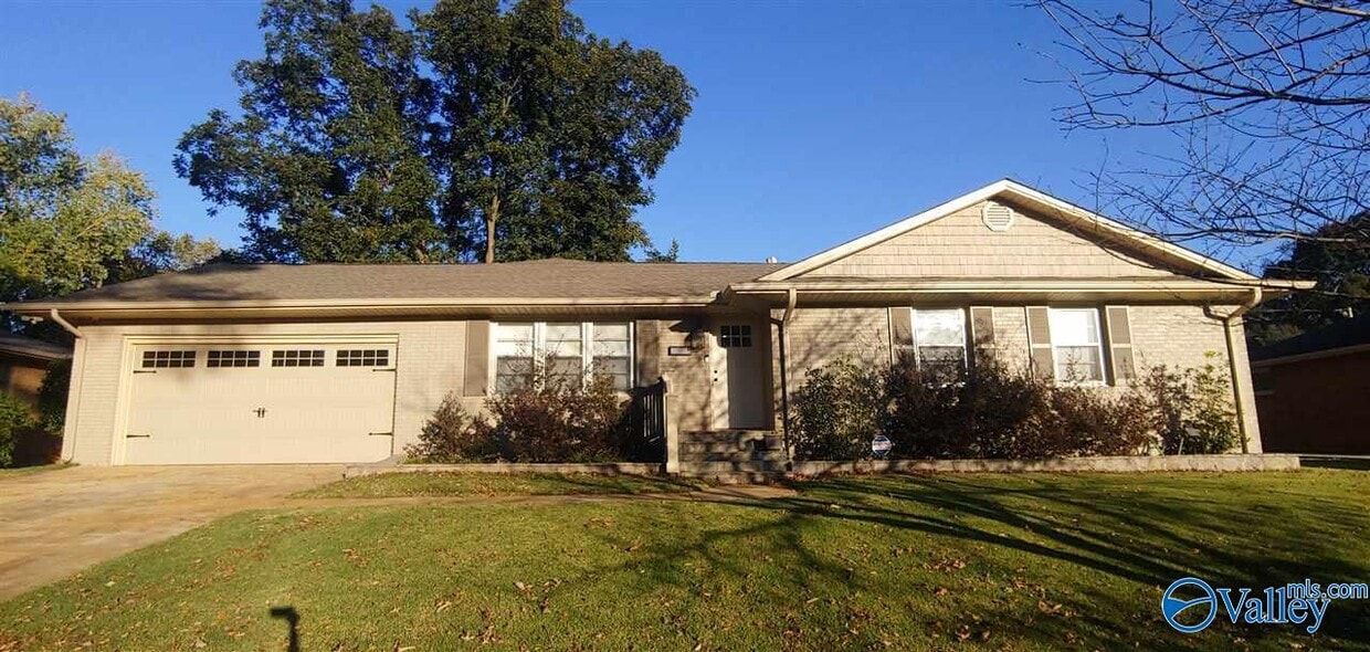 Primary Photo - 2415 Penn St SW
