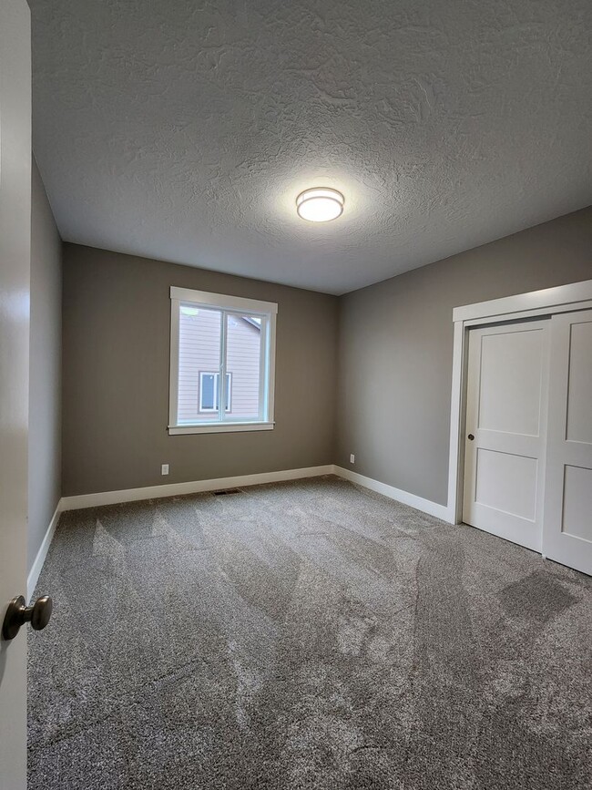 Building Photo - Beautiful & Brand New House in Sublimity C...