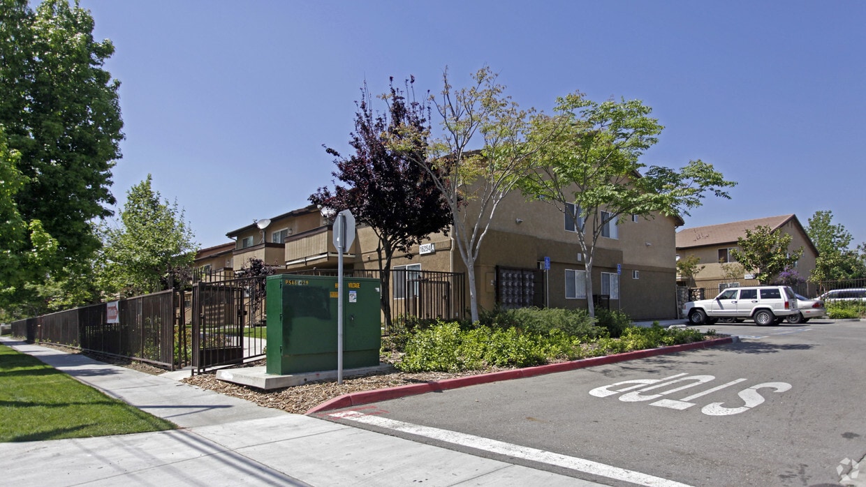 Ceres Court Apartments in Fontana, CA