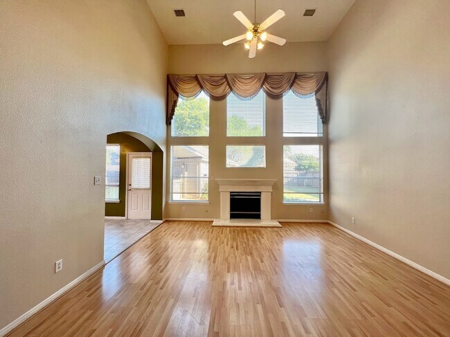 Building Photo - 2339 Plantation Bend Dr