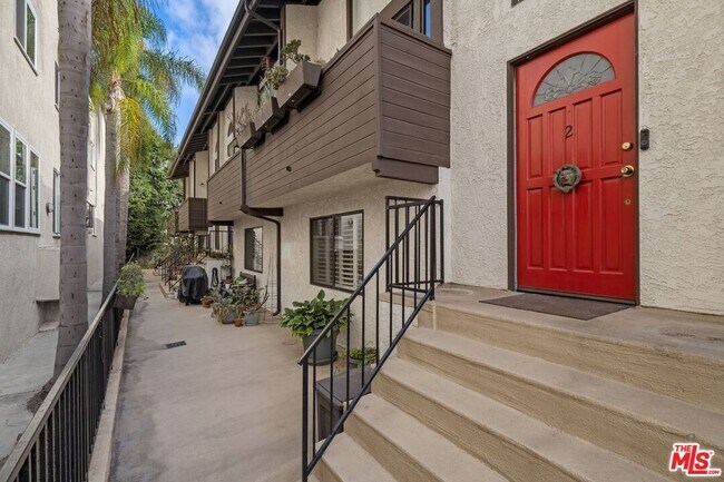 Foto del edificio - 1742 Stoner Ave