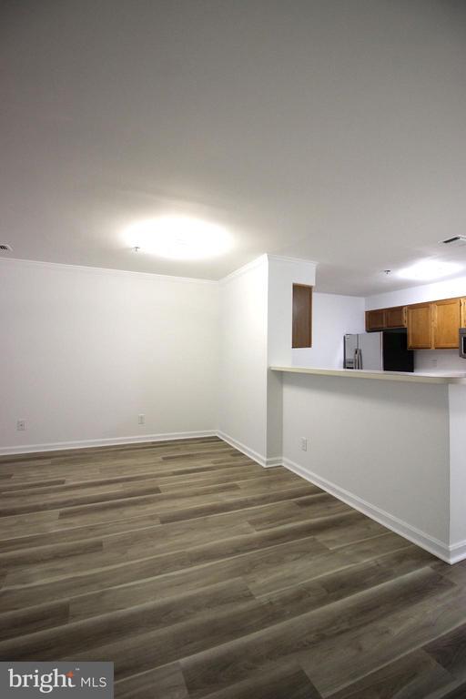 Foto del edificio - 1100 Quaker Hill Dr