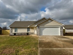 Building Photo - 609 6th Ave SW