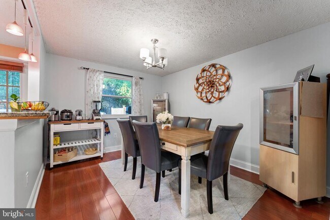 Foto del edificio - 17024 Moss Side Ln