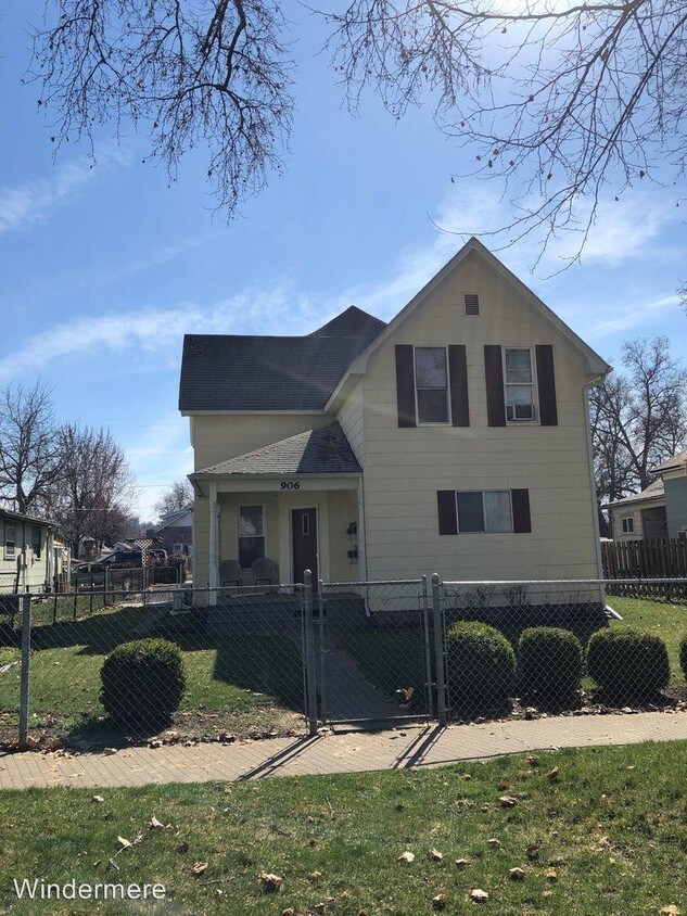 Primary Photo - 906 9th Ave