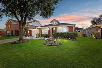 Building Photo - 16727 Sonoma Del Norte Dr