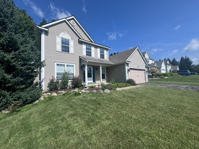 Building Photo - 684 Glenlivet St