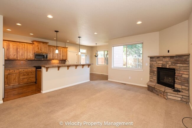 Building Photo - Beautiful Home in the Sun Meadow Neighborh...