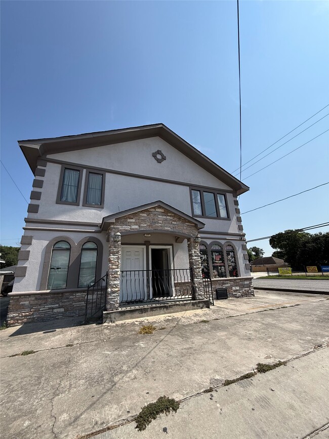 Building Photo - 6725 Sherman St