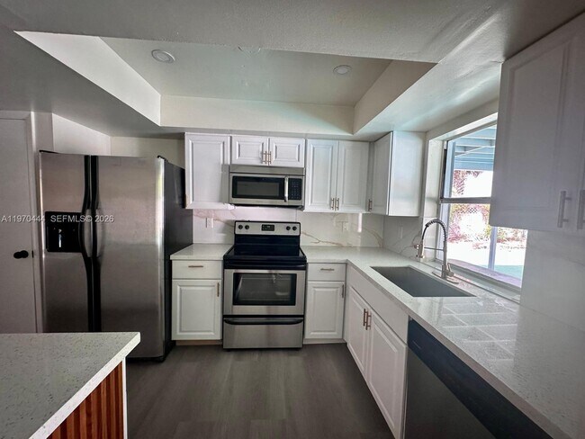 Foto del edificio - 6777 NW 4th St