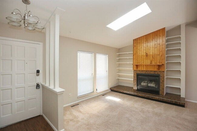 Building Photo - 382 Cypress St