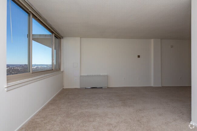 Studio - 650 SF - The Aspen Apartments