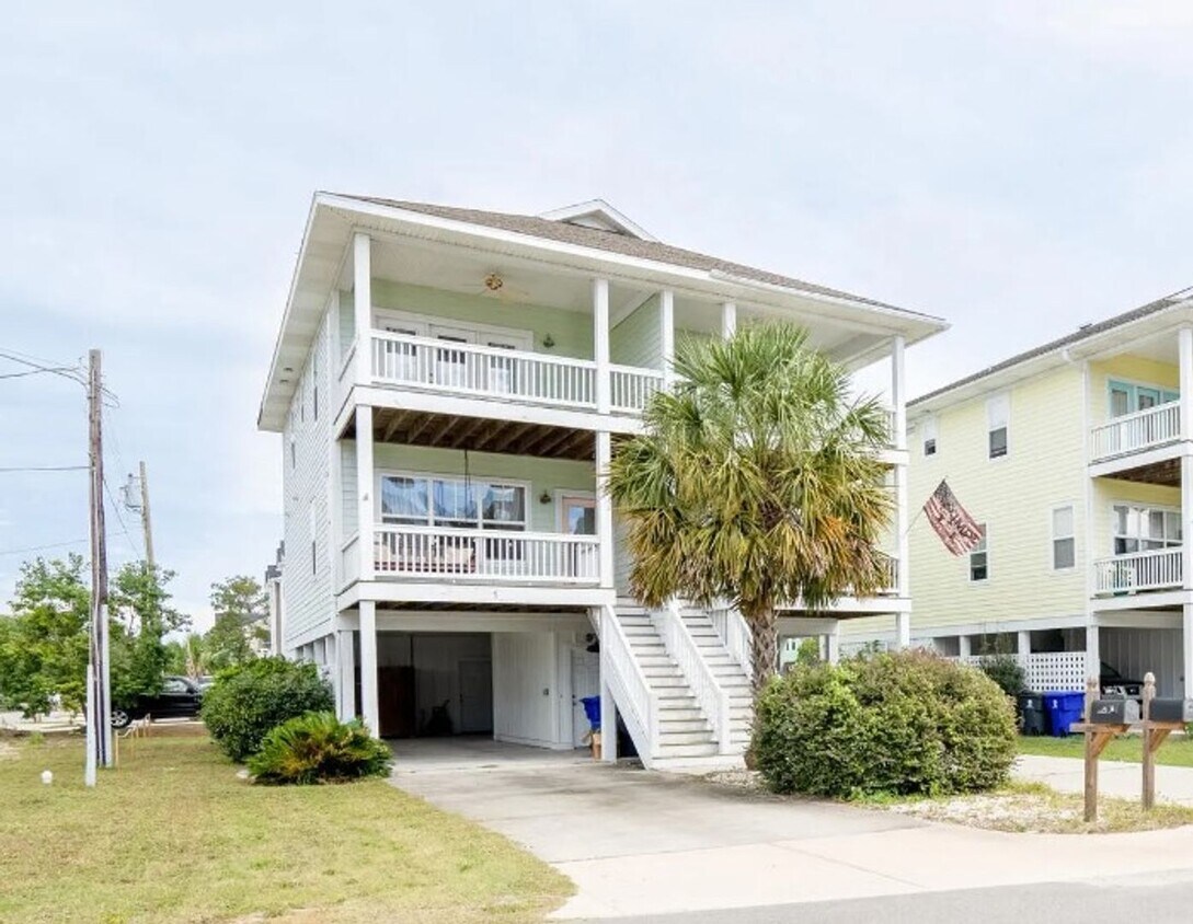 706 Elton Ave, Carolina Beach, NC 28428 Townhome Rentals in Carolina