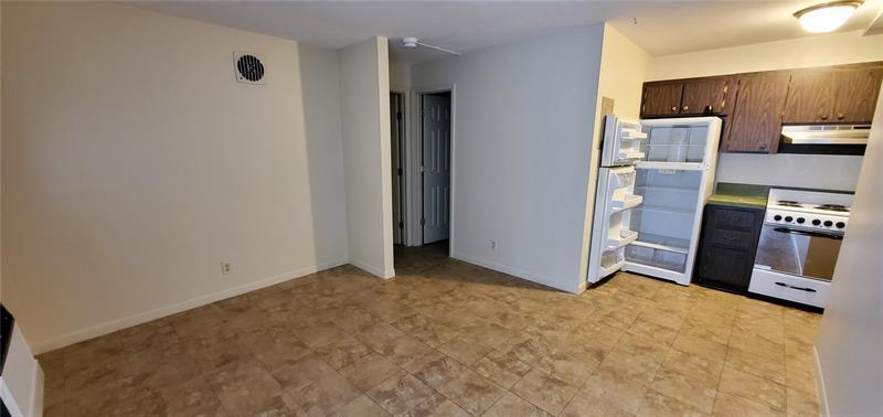 Building Photo - 2400 SW 42nd Ave