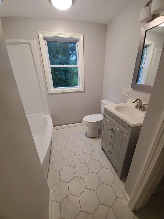 Bathroom - 120 Iffley St