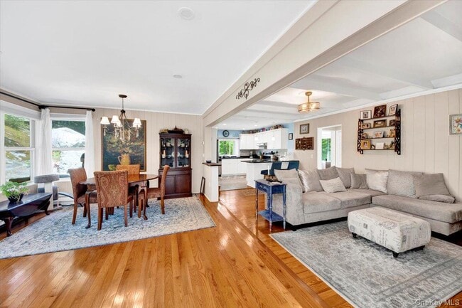 Foto del edificio - 25 Evergreen Rd