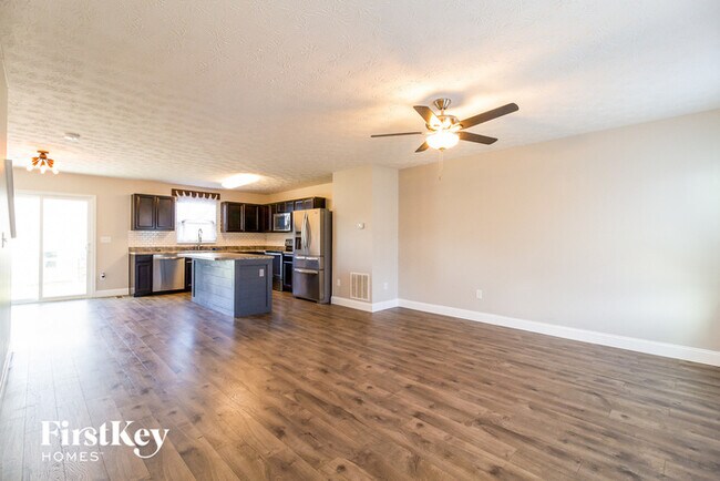 Building Photo - 6156 Woodville Dr