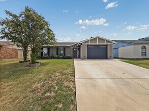 Building Photo - 4917 Woodruff Dr