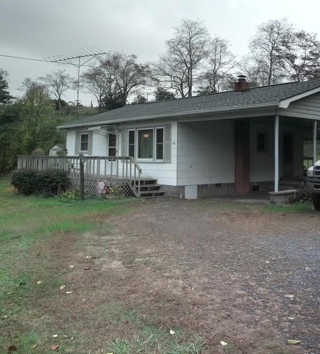 Building Photo - Great 2 Bedroom House in Dillsboro near th...