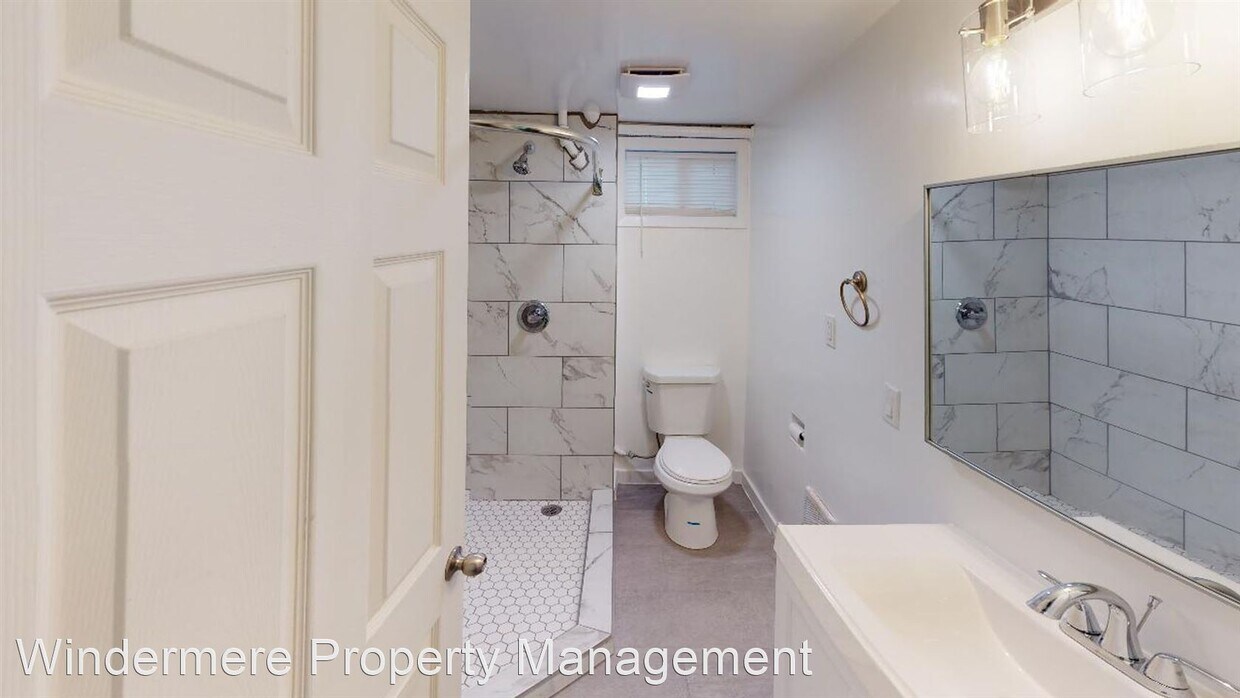 Primary Photo - 2 br, 1 bath House - 817 1/2 S College Ave