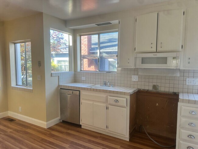 Foto del edificio - Albany 2-Bed Home – Pets Welcome, Garage &...