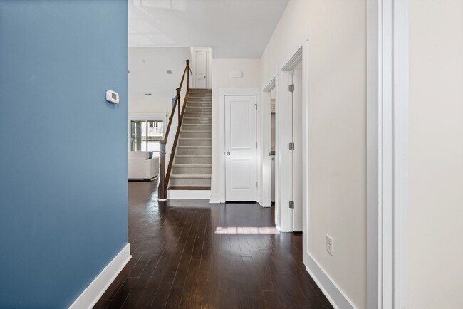 Building Photo - 1616 Pat Garrett St