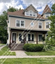 Building Photo - 42 Waterman St
