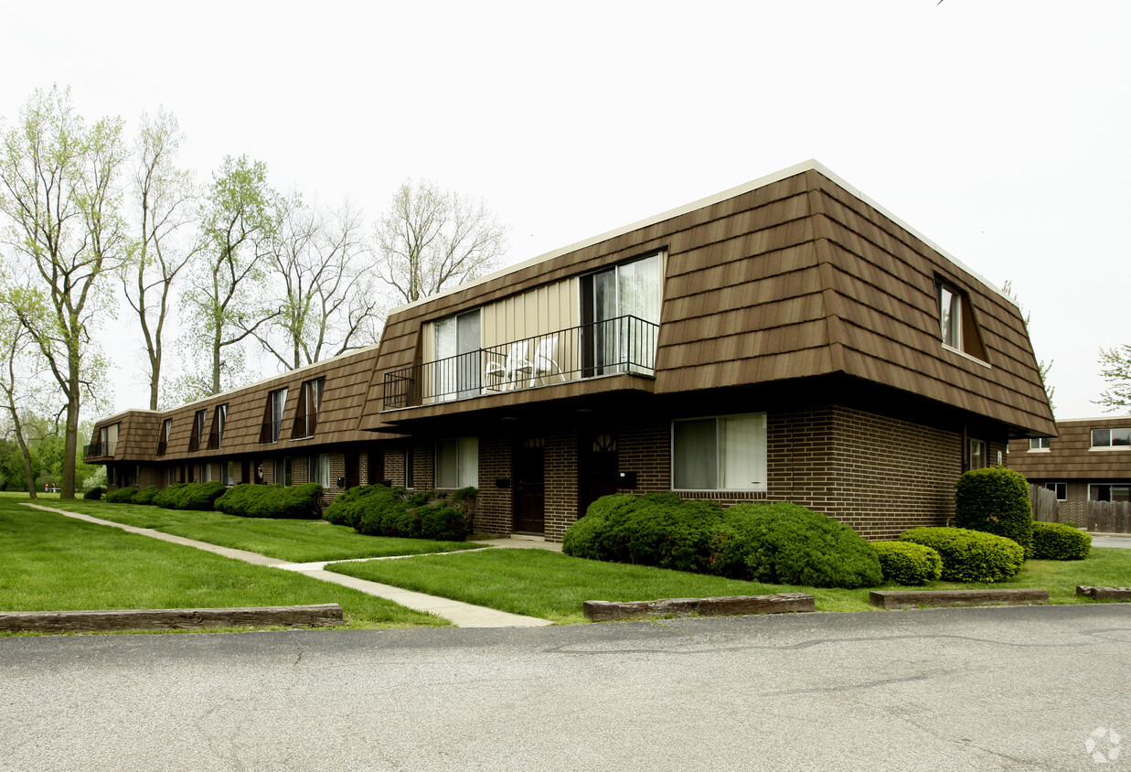 Primary Photo - College Park Apartments