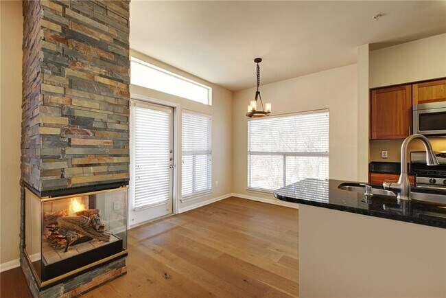 Foto del edificio - 2209 Hancock Dr