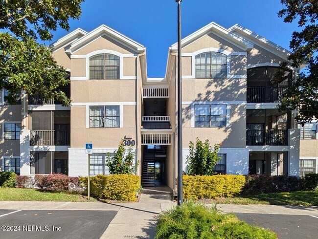 Building Photo - 300 Boardwalk Dr