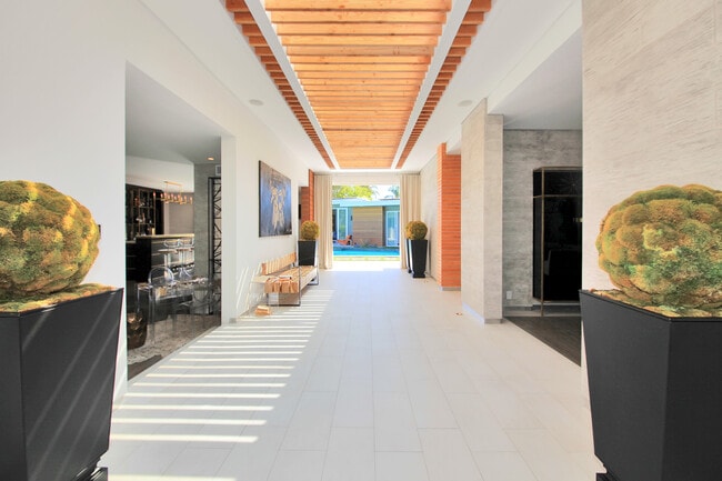 Building Photo - 3054 Elvido Dr