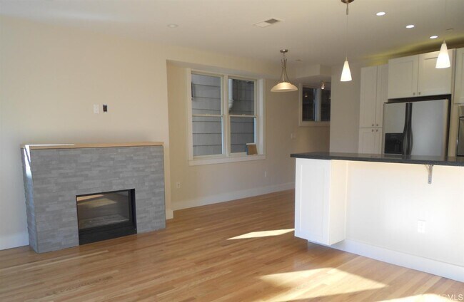 Foto del edificio - 1263 Bay St