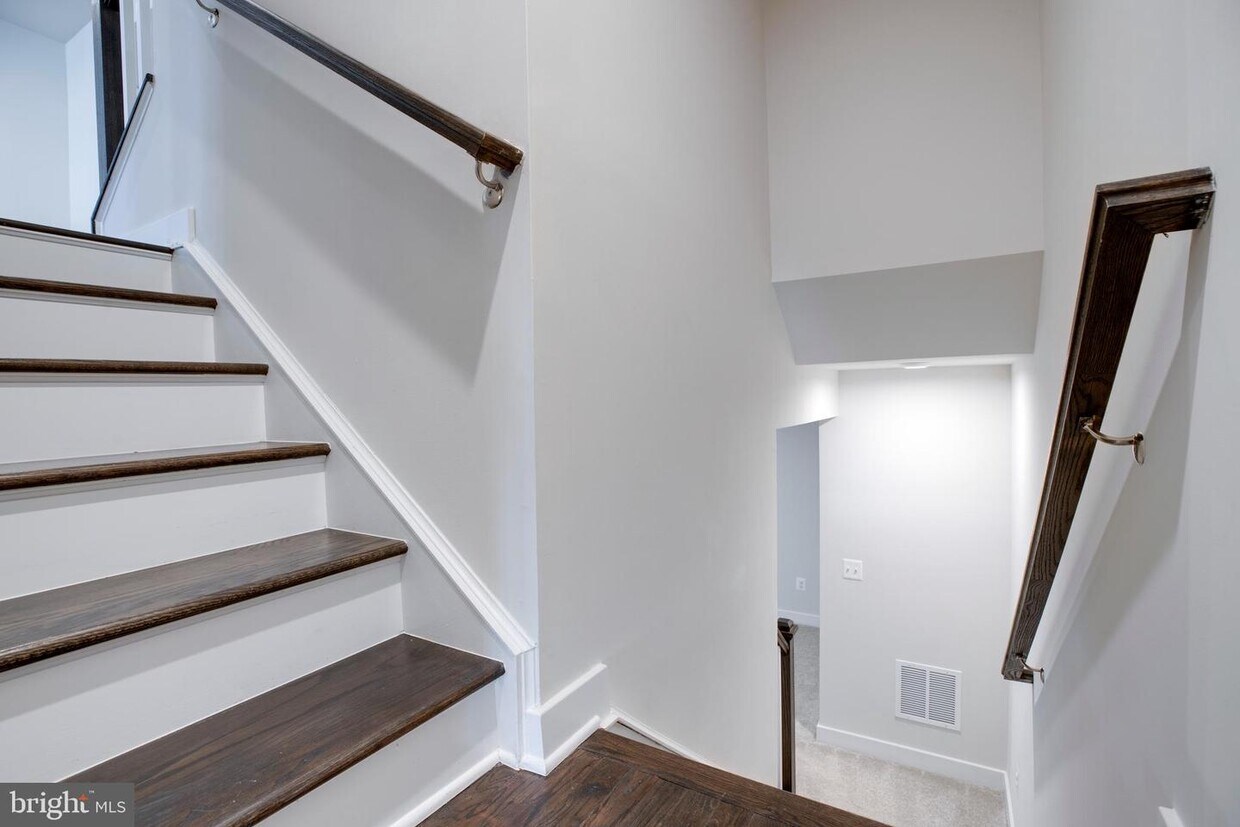 Foto principal - 4560 Joseph Bristow Ln