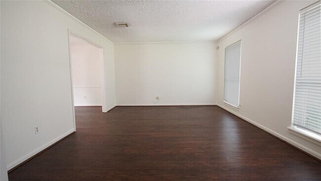 Foto del edificio - 2119 Rolling Meadows Dr