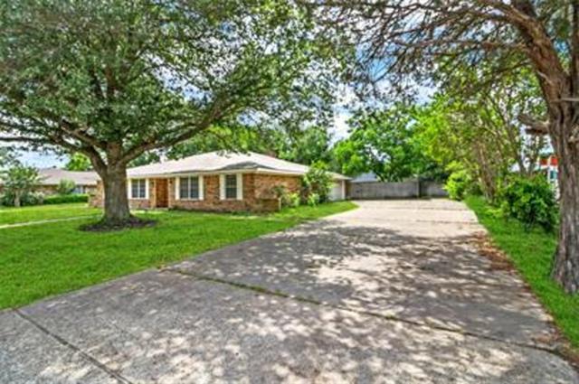 Building Photo - 10300 Oak Creek Dr