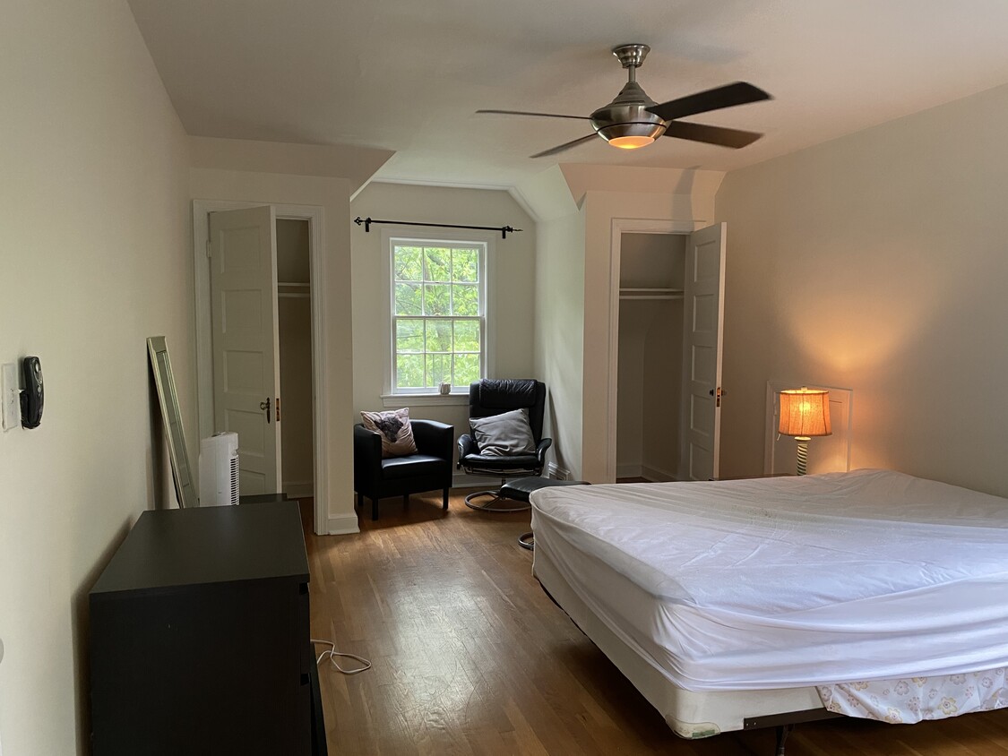 Foto principal - 4427 Nebraska Ave NW