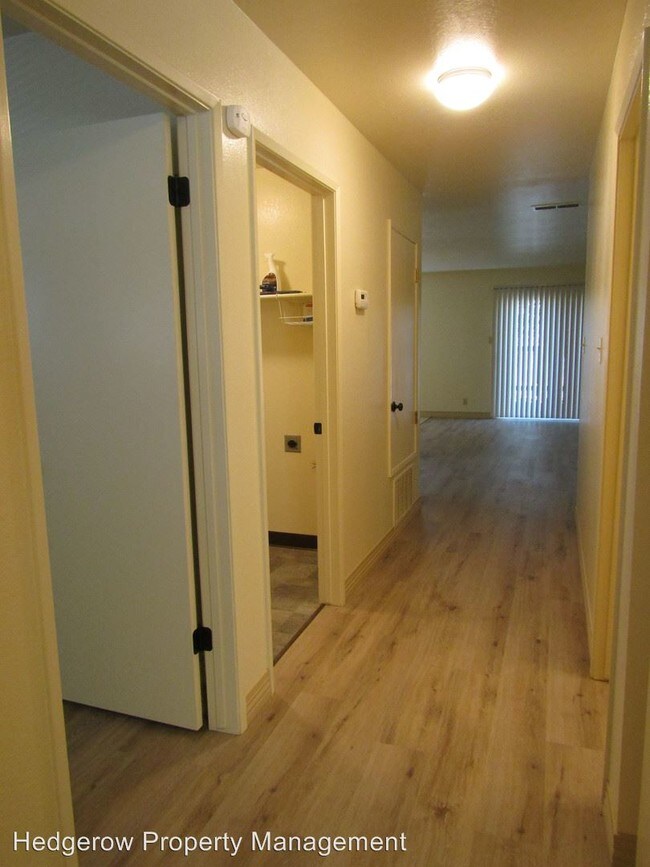 Building Photo - 4064-4074 Byway E