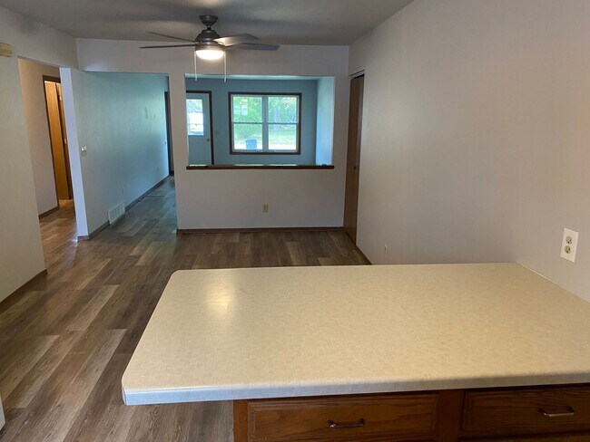 Foto del edificio - 604-6 N. Walnut Ave Marshfield