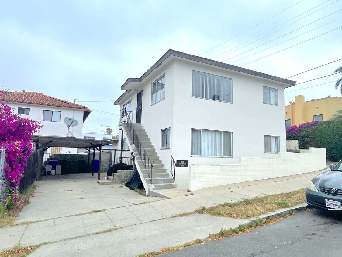 Foto principal - 2568-2568 Landis St