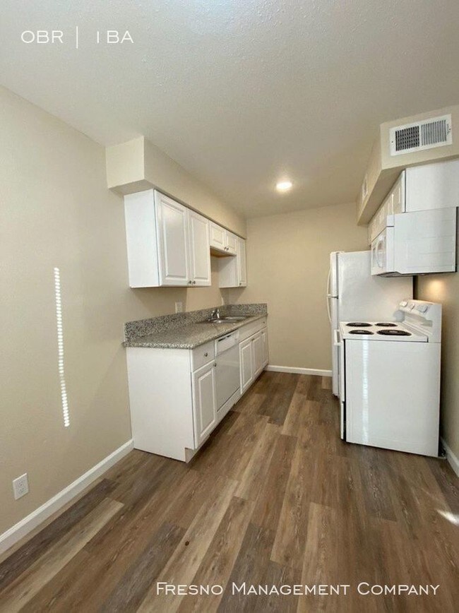 Building Photo - Beautiful Large Studio Near Hwy 168!