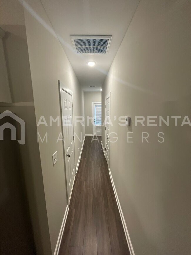 Foto del edificio - Home for Rent in Oak Grove, AL!!! Available to View with 48 Hour Notice!!!