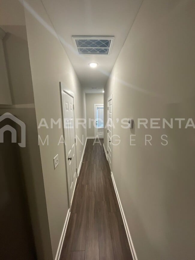 Building Photo - Home for Rent in Oak Grove, AL!!!